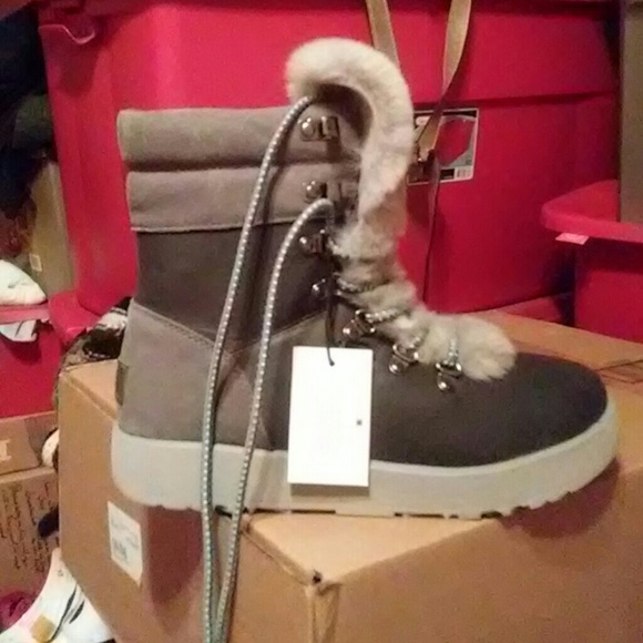 Boots - Picture 4 of 4